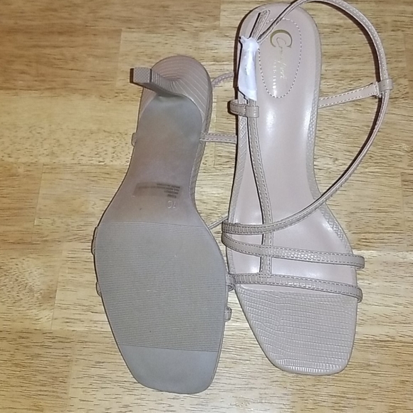 C Comfort heel sz 10 NWT - Picture 3 of 4
